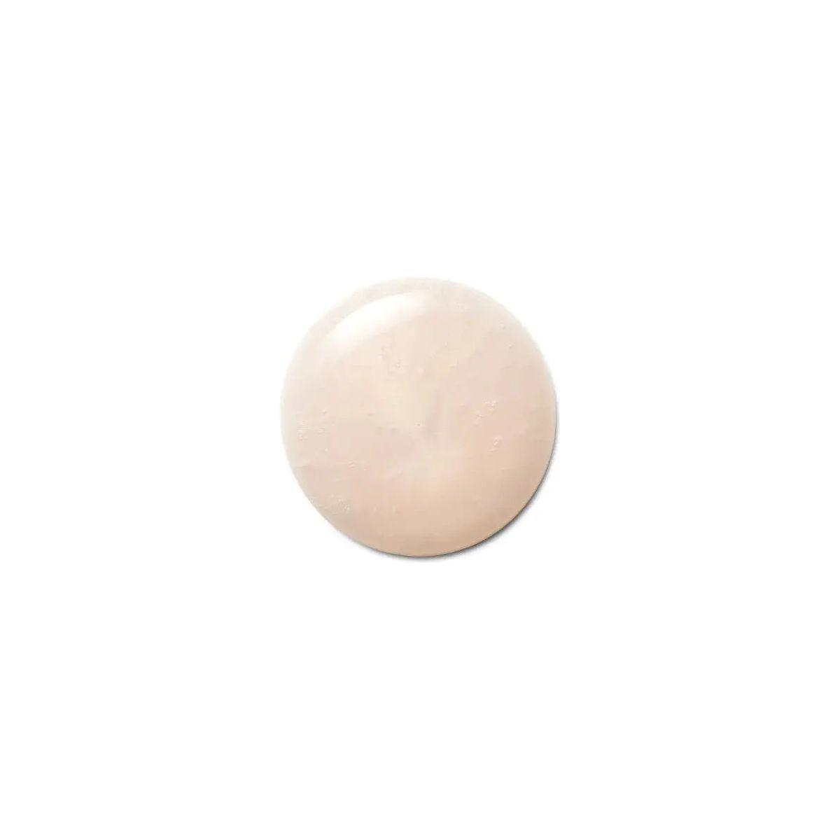 Swatch of curl enhancing shampoo with a creamy, lightweight texture, ideal for nourishing and defining curls.