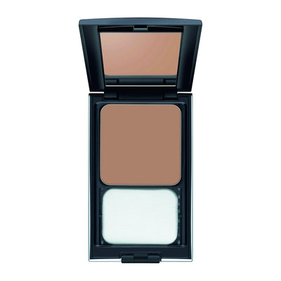 Malu Wilz Perfect Finish Powder Foundation in compact with sponge applicator for a matte, flawless complexion.