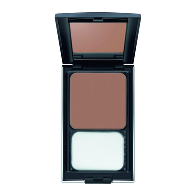 Malu Wilz Perfect Finish Powder Foundation compact with powder and applicator for a matte finish and flawless complexion.